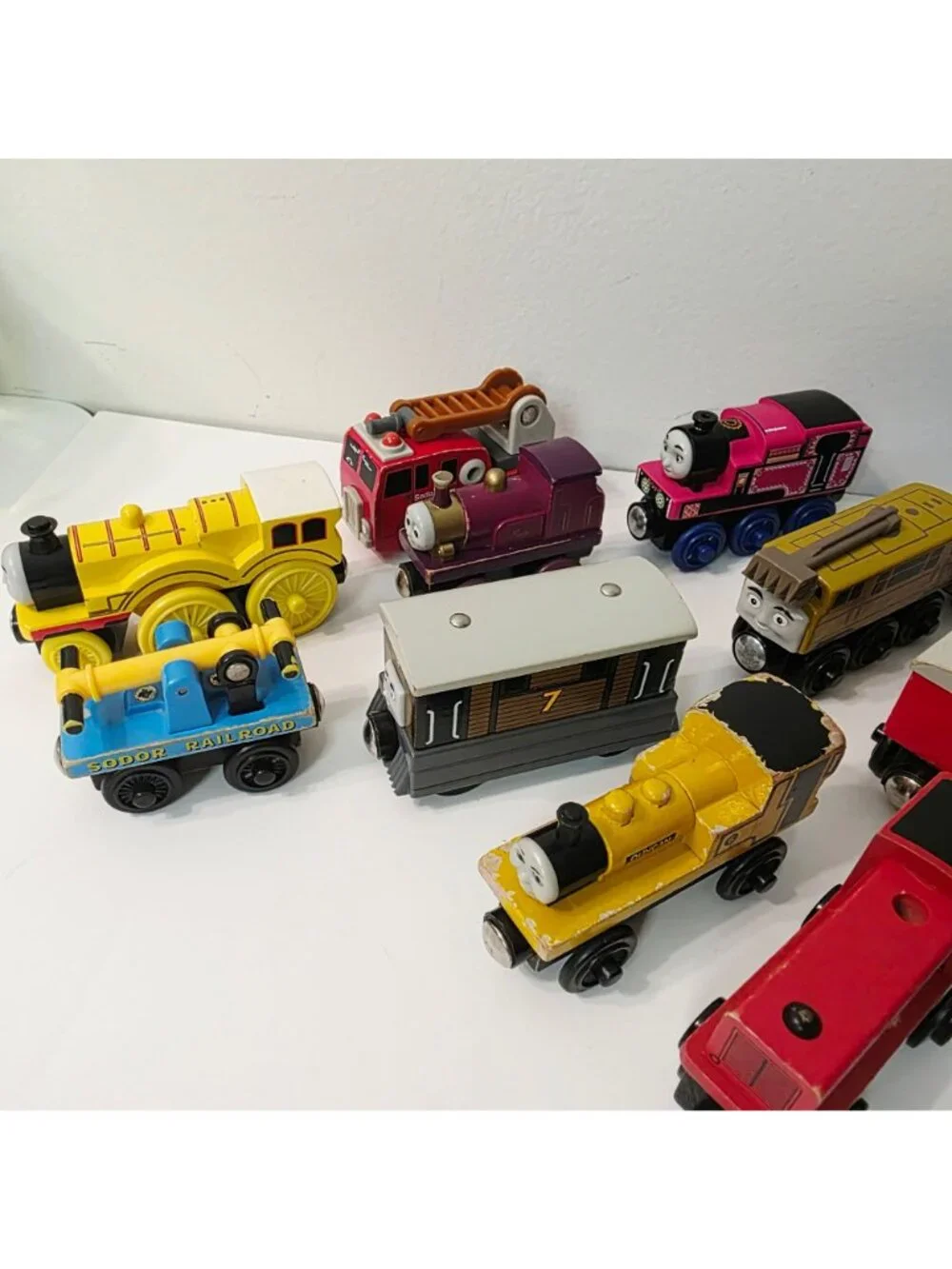 18 pc Mix Thomas & Friends Magnetic Wooden Train Engines Cars Toby Diesel Lady